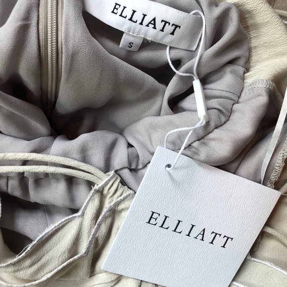 NWT Elliatt Elation Ruffle Dress in Taupe Size Small - Picture 4 of 8